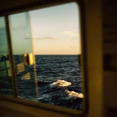 erorr1722327's profile picture. قطرة من كل بحر وخطوة من كل طريق 🌊