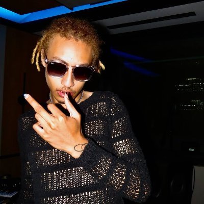 GhostyXYZ's profile picture. 20 - Graphic Designer