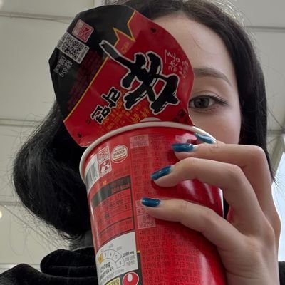 magnedto's profile picture. not everything must be shown to the world ✨