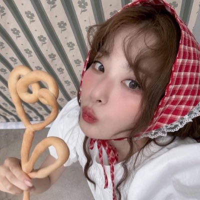 taegiveIvet's profile picture. 