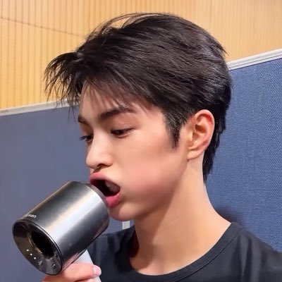 pinkovelle's profile picture. ₊˚⊹mullfand but mostly #bangtiss ₓ˚ʚ♡ɞ˚ₓ