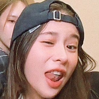 kaoholic9's profile picture. My page is all about wlw with a hint of basketball. A space where i can freely express myself. Respect.