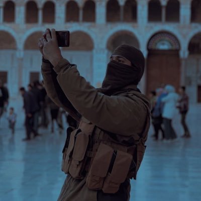 ai_nuaymi's profile picture. ولدتُ ثائراً، منذ أن كانت أظافري غضّة، حتى غدا جسدي كتاباً مفتوحاً من شظايا🇸🇾