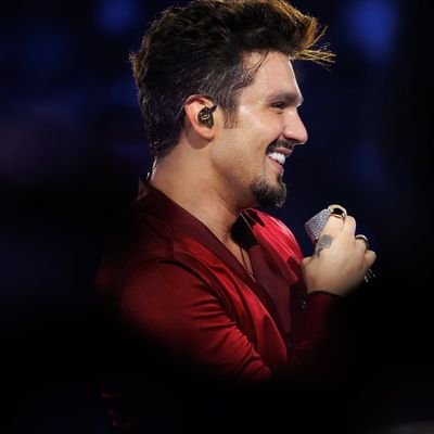 aoanjols's profile picture. ❥Te coloquei nas vírgulas de cada sonho meu.