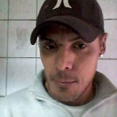 DoMoacir35922's profile picture. "Uma prece para os selvagens de coração mantido enjaulado."