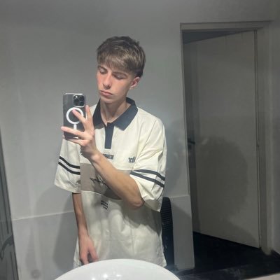 Esti_ferr's profile picture. ig @esti.ferr