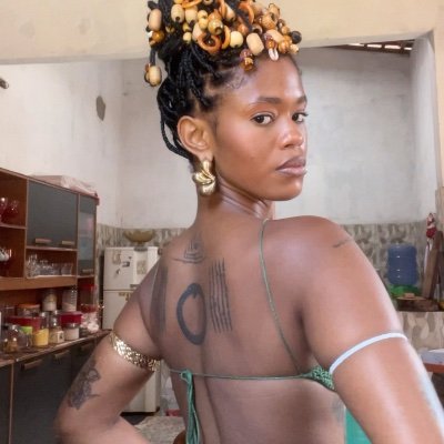 vianabenjor's profile picture. المؤنث الإلهي