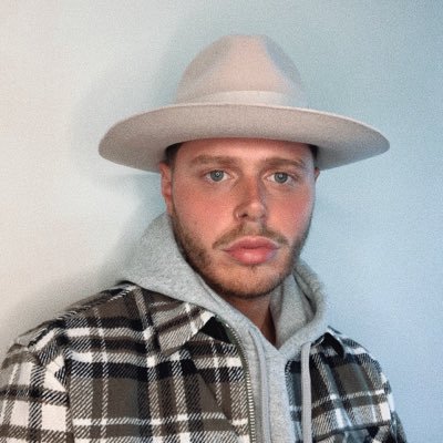 ronnieeaves's profile picture. 🌴🌴🌴