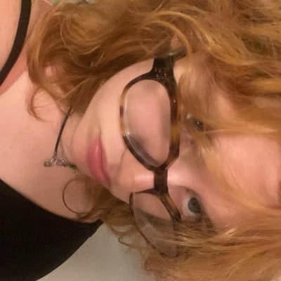 mmmmhcharal's profile picture. macron explosion 💥