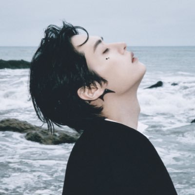 evlip7e's profile picture. all we need is love, dreams, and stray kids 🐰🐶 30/07/25