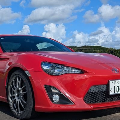 Mokkun_GSX250R's profile picture. 食べるの大好き😋歩くランドマークタワー🗼もっくんです
高校時代から所有のNS-1
燃費最高 GSX250R
ロンツー最高 GSX-S1000GX
に加え車は 86 ZN6型前期
やっぱり赤が好き🏍️💨