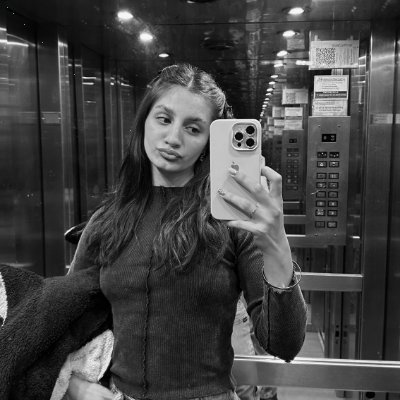 ariaannaflfd's profile picture. the fun stuff goes on snap → arianaskxx 🐻💝