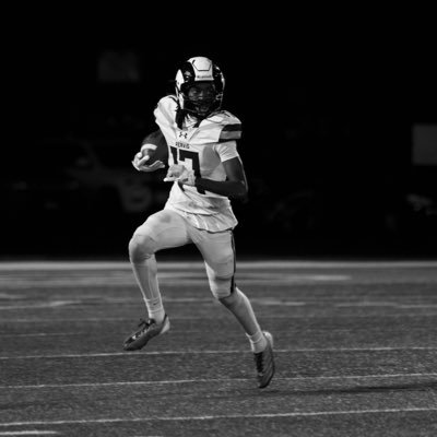 nikkoroberts17's profile picture. Reavis High School | Class of 2026 | ALL CONFERENCE 6’2 170 Ibs WR/DB | 3.7 Gpa | IL Rank: WR/ATH: 25 |roberts.nikko17@gmail.com | 4 offers | 708-980-3190 |