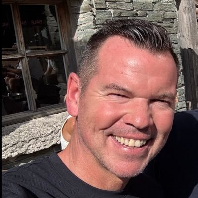 Andy1972_'s profile picture. Was a below average right-back & an even worse centre-half......not to be trusted with sharp objects and should be constantly supervised.......