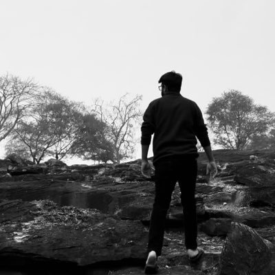 shwetank__1's profile picture. बना कर फ़क़ीरों का हम भेस 'ग़ालिब'……..तमाशा-ए-अहल-ए-करम देखते हैं।