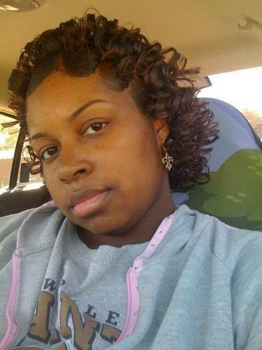 PinkDiva1983's profile picture. 