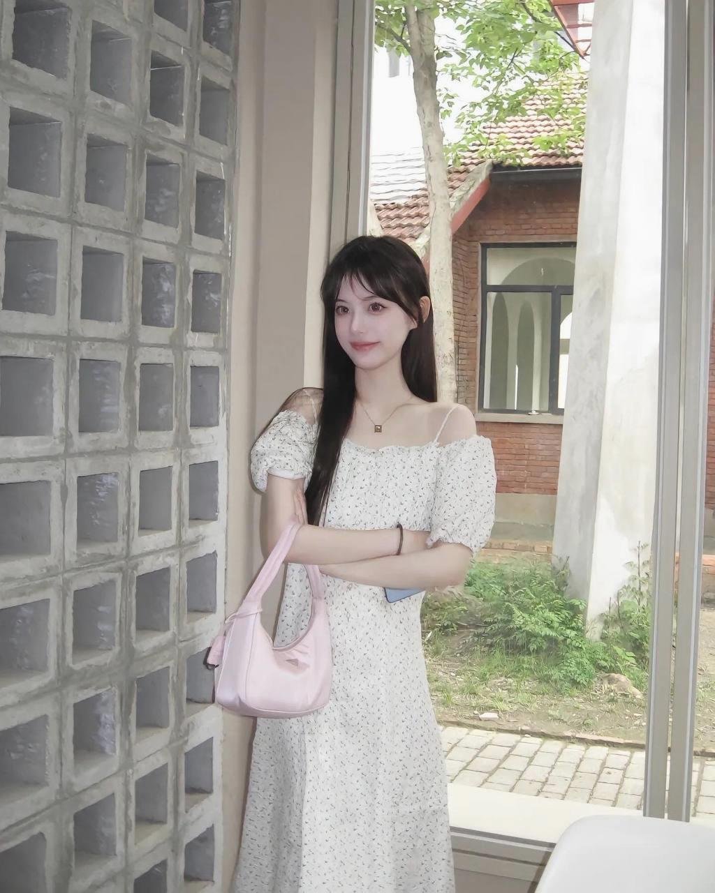 AdamsGabri21490's profile picture. 夜深人静时，偷偷想我的先生