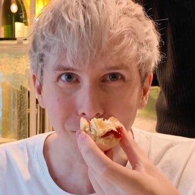 phealussy's profile picture. she/her, 22 | phannie since 2017 | lesbian | 🇳🇴 | mcr 100626