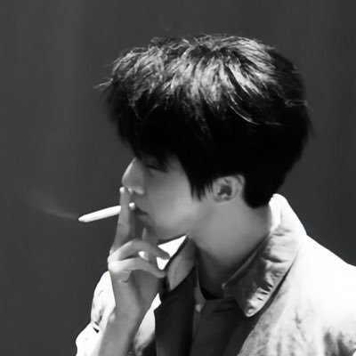 xiq1422094's profile picture. 我就是个疯子管我干嘛