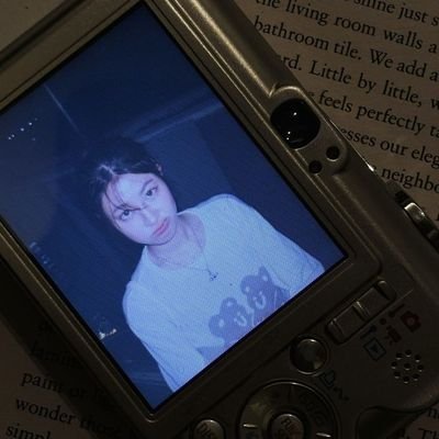 เธเนเธฒเธ , ๐ท. Profile
