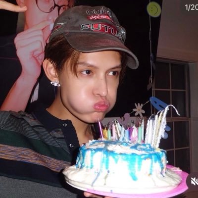 ur1rw's profile picture. /ᐠ˵- ⩊ -˵マ #경민 #도훈 #리우 #사쿠야 !! ฅ^._.^ฅ