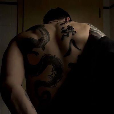 jjk190239's profile picture. If I color you with all my thoughts, would you lose your fears of being lost?