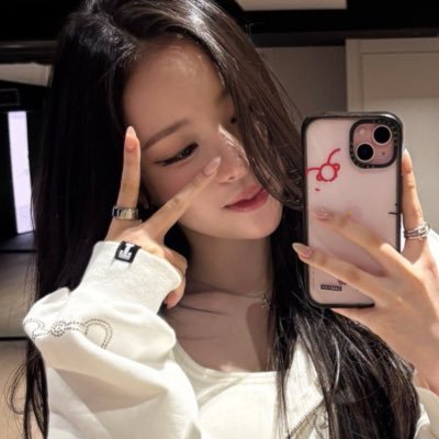 meovwnarin's profile picture. Hello Kitty is the only thing that matters (and also Gunwook oppa)