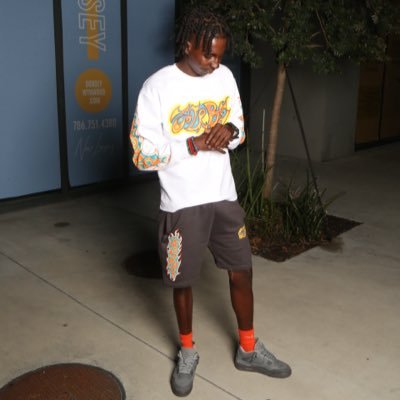 _ChasinChecks's profile picture. I build shit 👷🏾‍♂️🔧 SoFlo 🏝 ATL 🌃 #FinsUp🐬 #HeatCulture 🔥 #SkoBuffs🦬