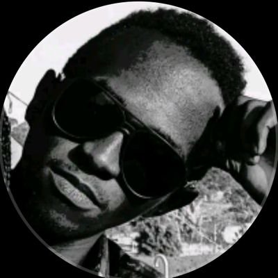 SmaqUg's profile picture. Calm & sad music🌙• sunsets