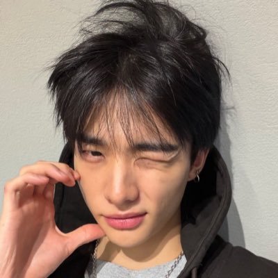 l0vehyunjinnie's profile picture. skz`♡´shinee`♡´svt