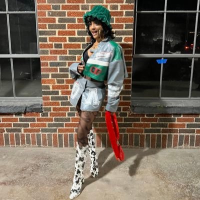iCourtdotinfo's profile picture. 2x PVAMU Alum. That Ph.D shit is hard. A Simmer since 2000. I like clothes.