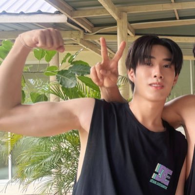 firstonecore's profile picture. 🎀୧₊tlefirstone ₊୨🎀୧₊ auausave ₊୨🎀୧₊ jaonorth — also @joongforlyfe