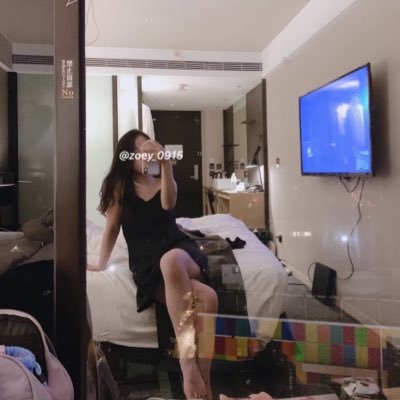 zoey_0915's profile picture. Let's go for a drink and have sex .