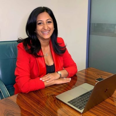 ChloeAllisxjc0's profile picture. WOMEN WHO INVEST IN THEMSELVES GO FURTHER 📈📊