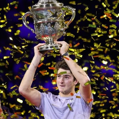 maysileesun's profile picture. mistica enfriltada a mais de mês na mansão