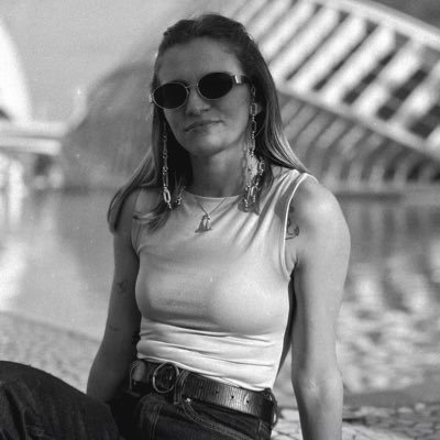 sofiaoliveirax's profile picture. “Claro que sí, ahora te doy un abrazo, claro” 🫶🏼