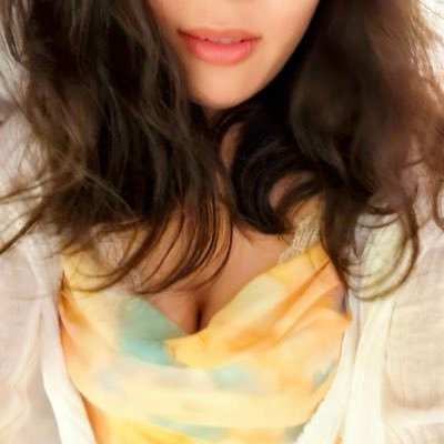 llovexue2024's profile picture. 成长的红杏.