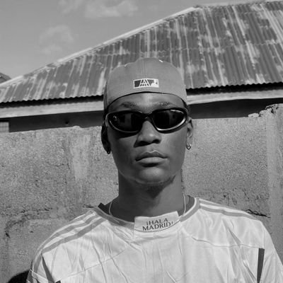 umbrella_SZN's profile picture. MODEL/FASHION/ART/CREATIVE || SPORTS PERSON/ANALYST || CHELSEA 💙 || CR7