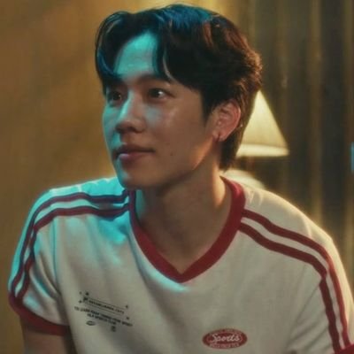 sheswendy's profile picture. just a fangirl lost in many fandoms       
                                                    she / her