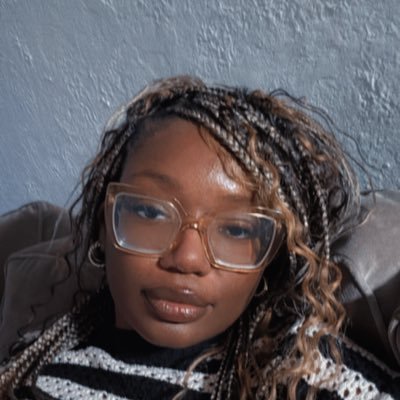 megansknees__'s profile picture. 🦋