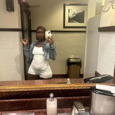 crystallTHEEDON's profile picture. bookk mee forr yall eventss🫶🏾 bookingg depositt 200$ BEE DEPOSITT READYY!!✨$theereall5starr✨& dontt forgett to subscribe to my OF!🤏🏾 @yourdommemommy