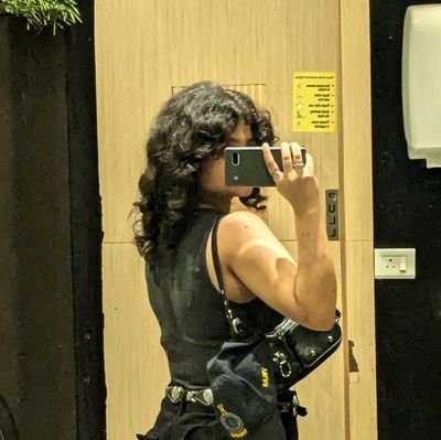 simrank0ul's profile picture. sports, animals, curls and law
