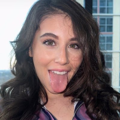 alcolestudio's profile picture. self love ❤️