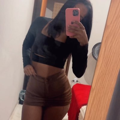 Vivih_ofc021's profile picture. O segredo da vida não é ter tudo que você quer, mas amar tudo que você tem !❤🍀