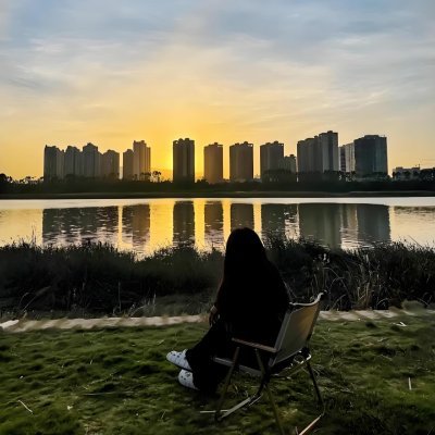 mzbratttt's profile picture. Every sunset is a soft reminder to breathe again. 🍂