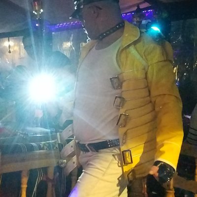 YellowGuitar308's profile picture. 