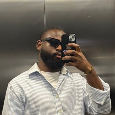 ay0mikuhassan's profile picture. AYID • product designer at Ashcorp • Ashluxe • 234 LABS • physiotherapist  📩ayomikuhassanidris@gmail.com