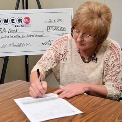 leach_julie0875's profile picture. I won a Lottery Of $758.7 And I Am giving $30,000 out for the pandemic help to the first 500 followers DM with “JULIE I FOLLOW“