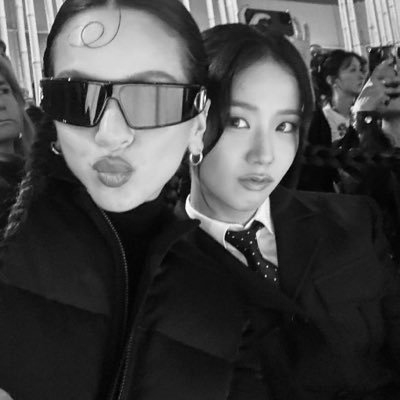 sooyawkim's profile picture. I think I’m gonna 🖤💖