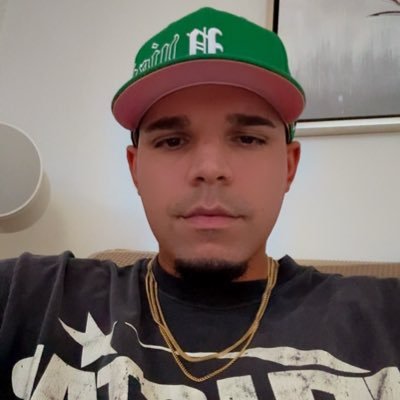 97kingX's profile picture. “𝖭𝖺𝖼ı́ 𝖽𝗈𝗇𝖽𝖾 𝖾𝗅 𝗌𝗈𝗅 𝖻𝖾𝗌𝖺 𝖾𝗅 𝖼𝖺𝖿𝖾́ 𝗒 𝗅𝖺 𝖻𝗋𝗂𝗌𝖺 𝗁𝗎𝖾𝗅𝖾 𝖺 𝗍𝗂𝖾𝗋𝗋𝖺 𝗆𝗈𝗃𝖺́” 🇵🇷